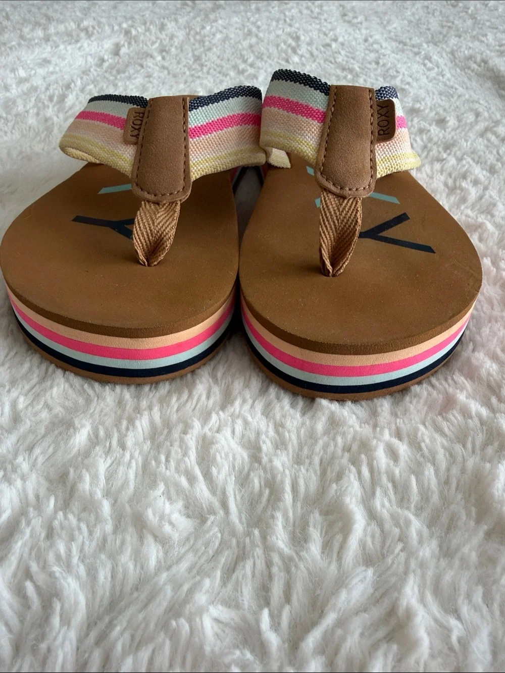 Roxy girls big kid size 3.5 multicolor strap and sole flip flops sandals brown